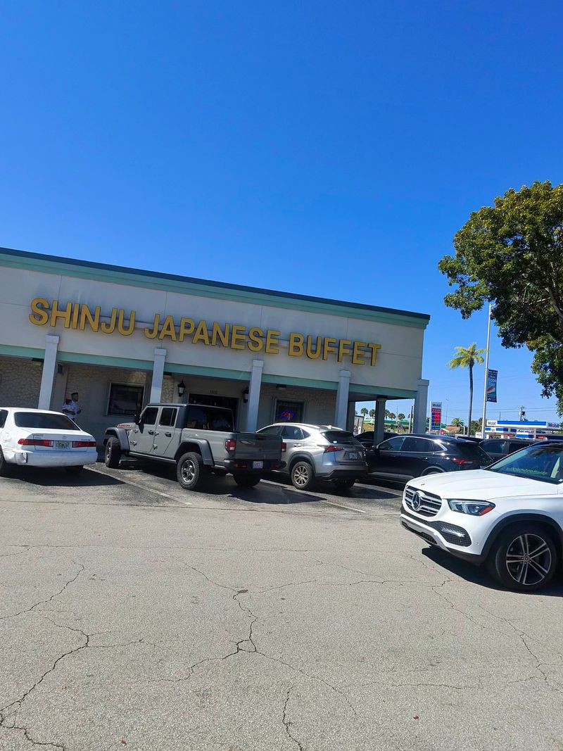 Shinju Japanese Buffet (Miami)