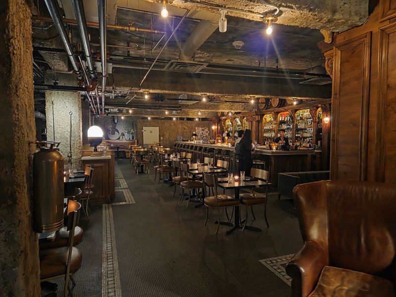 Raw Bar Selections That Bring Coastal Freshness To The Desert