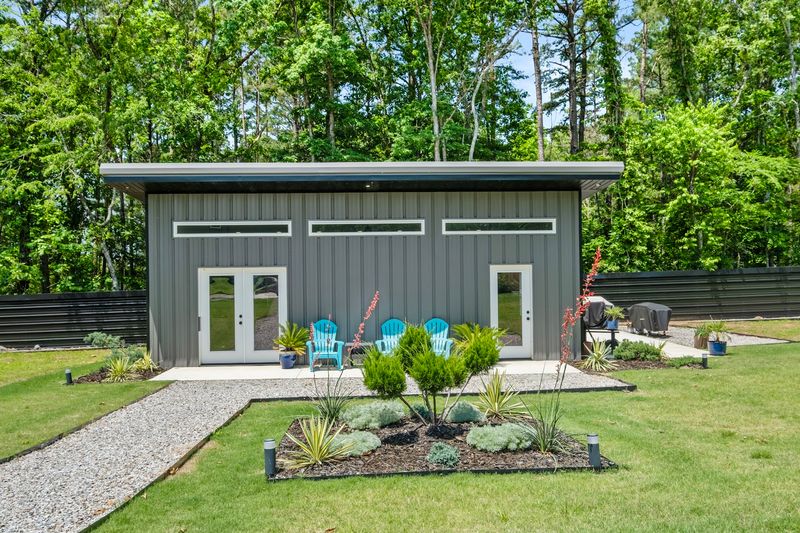Modern Tiny Homes With A Peaceful Glow