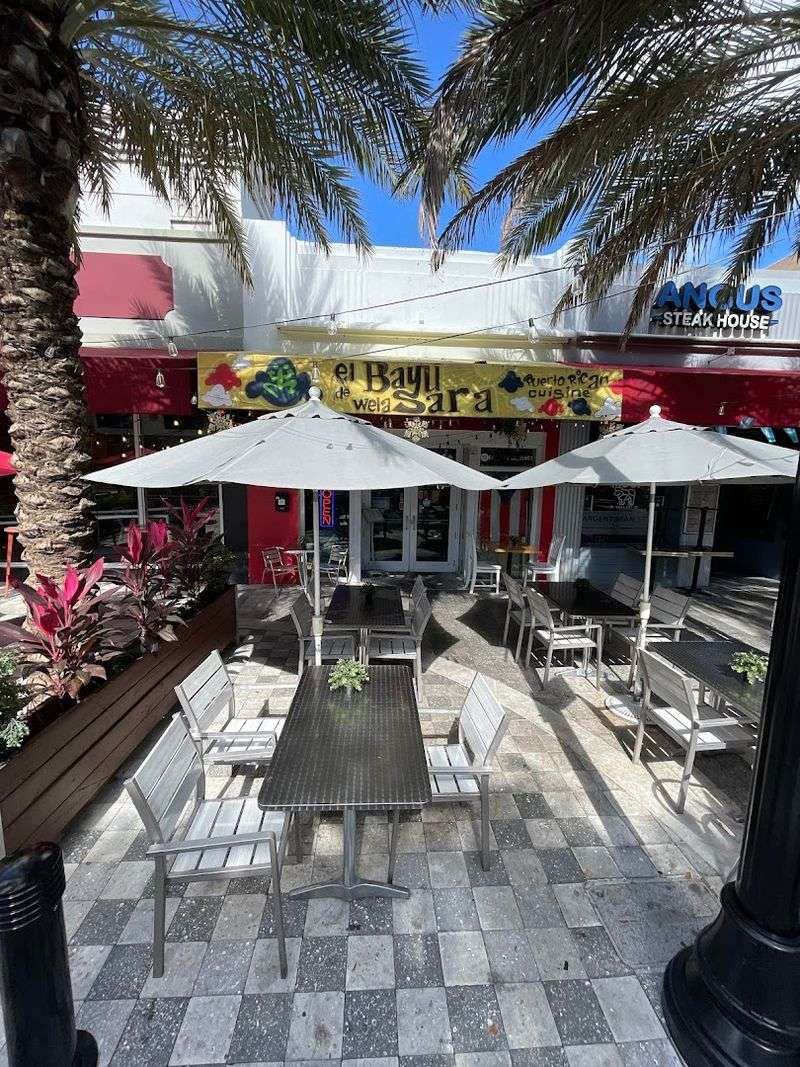 El Bayú de Wela Sara, Hollywood