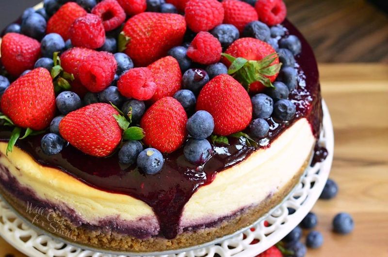 Velvety Cheesecake with Fresh Berry Compote