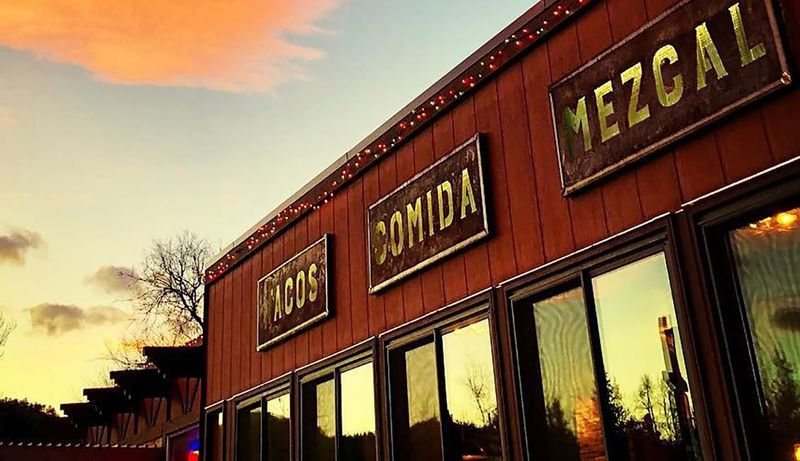 Mojo Taqueria Lyons, Lyons
