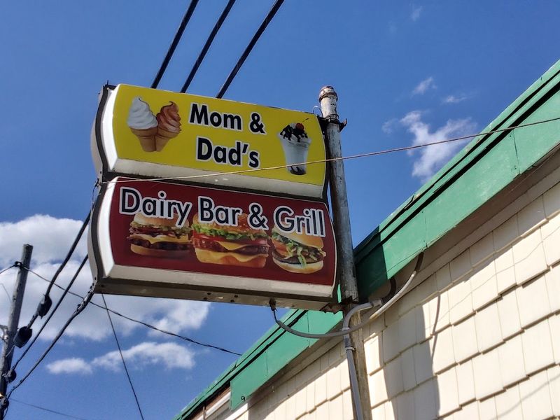 Mom & Dad's Dairy Bar & Grill, Cedarville