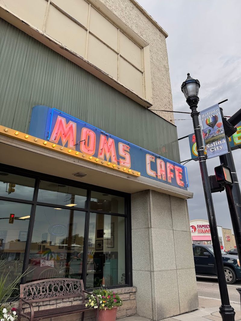 Mom's Cafe