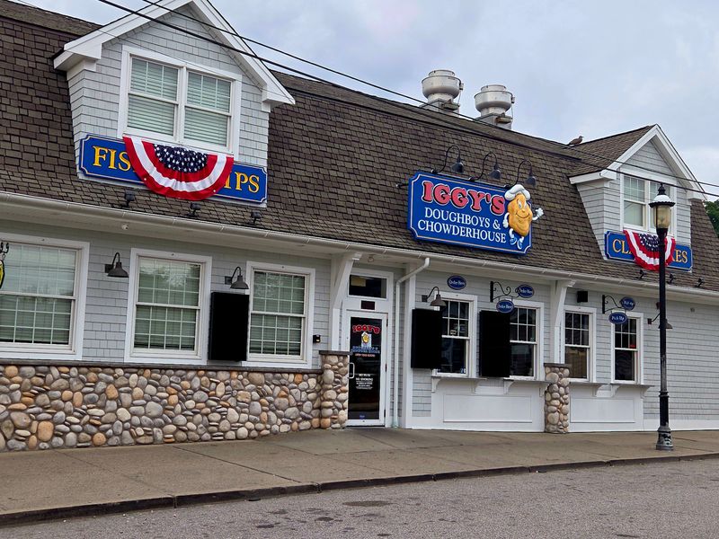 Iggy's Doughboys & Chowder House – Warwick, Rhode Island