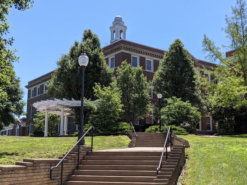 Monmouth College, Monmouth
