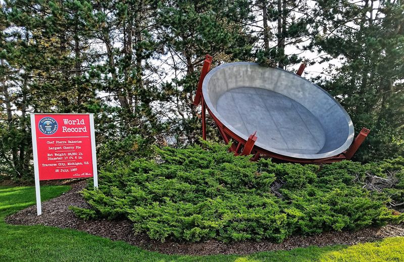 Traverse City: World’s Largest Cherry Pie Pan