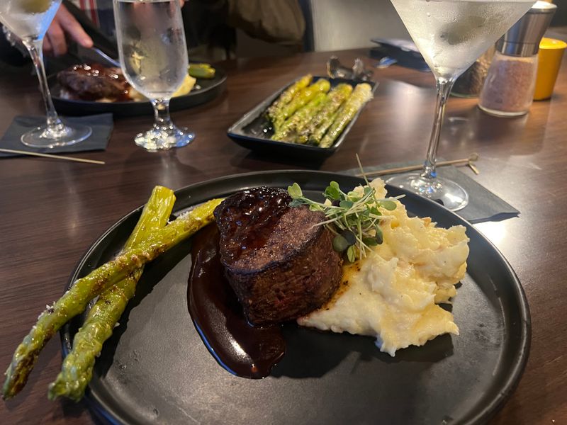 The Oaks Lakeside Kitchen, Hiawassee