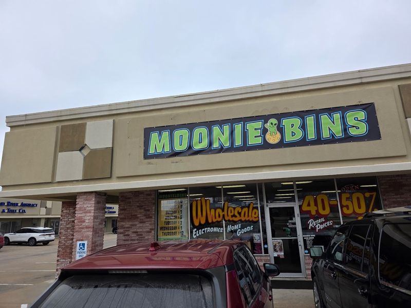 Moonie Bins Moonie Bins