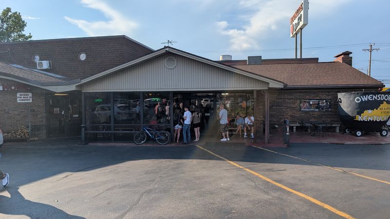 Moonlite Bar-B-Q Inn