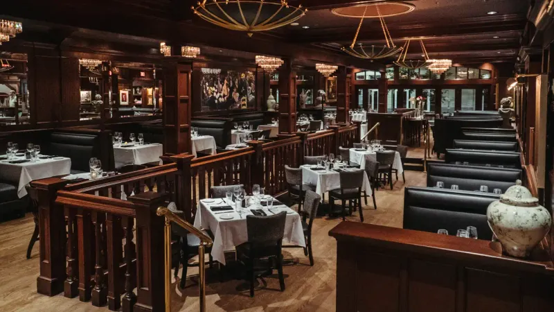Abe & Louie's – Old-School Excellence That Never Disappoints