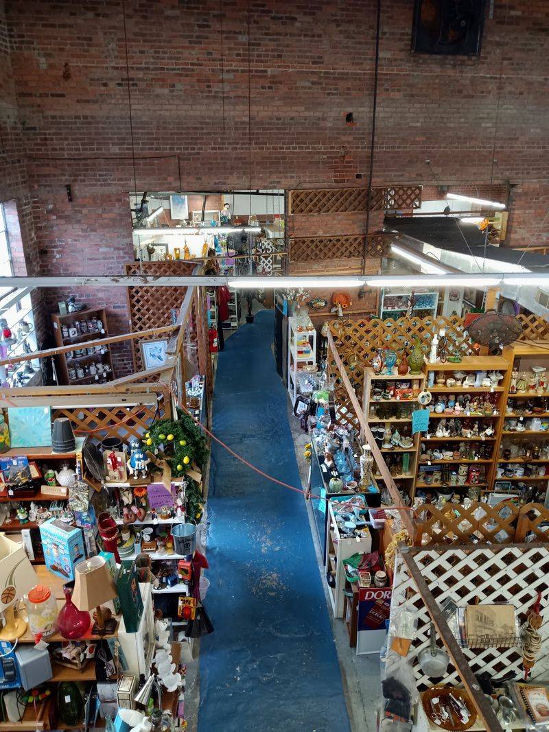 More Than 60 Vendors Under One Roof