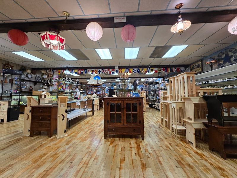 A Gift Shop Packed With Amish Crafts