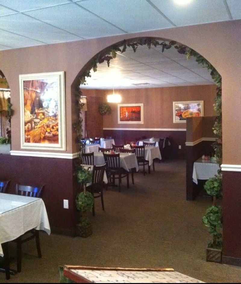 Morina's Italian Restaurant, Cabot