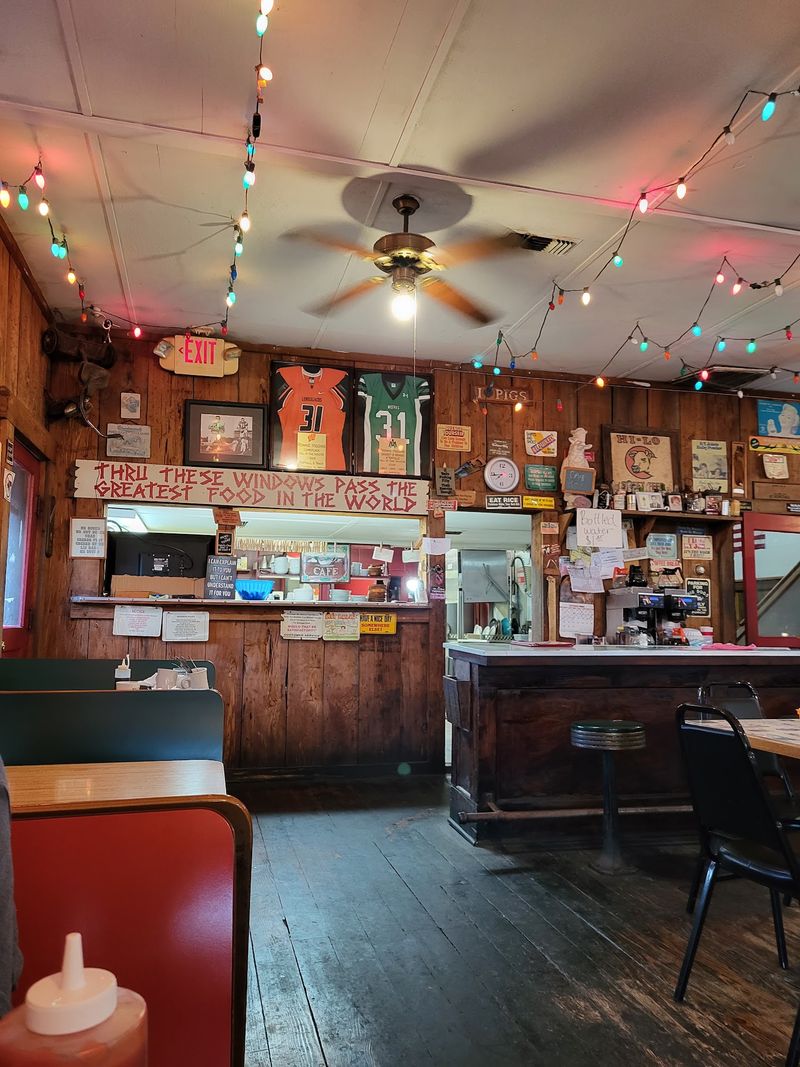 Mornings Here Have That Busy Local-Diner Energy