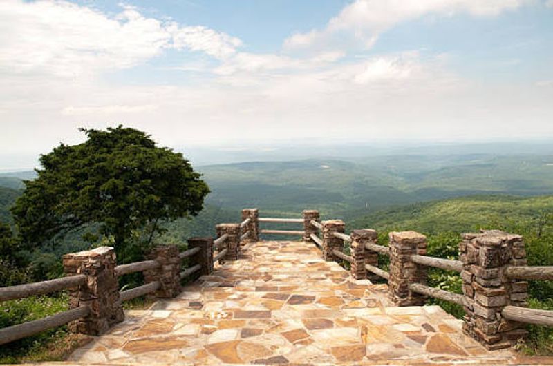 Mount Magazine State Park, Paris
