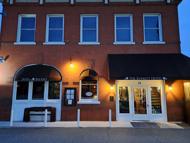 The Bistro at the Everett Hotel (Bryson City)