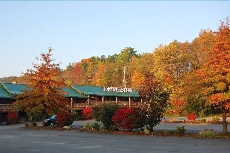 Log Cabin Lodge And Suites, Jones Mills