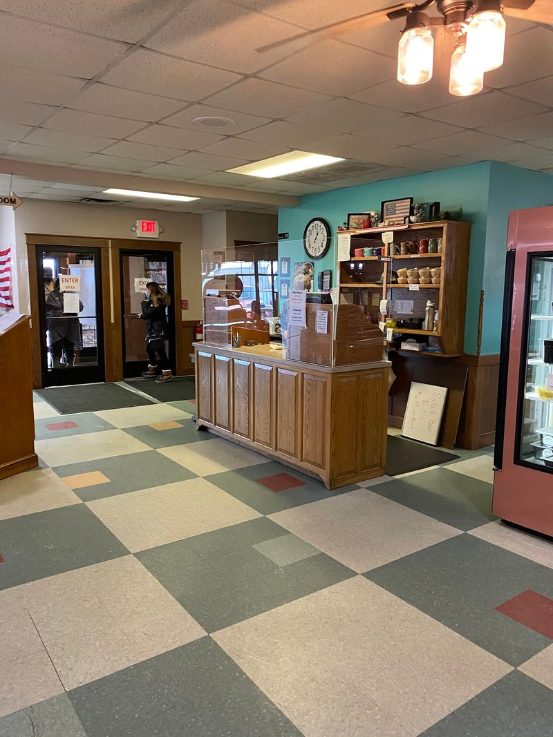 Mrs. Yoder's Kitchen, Mt Hope