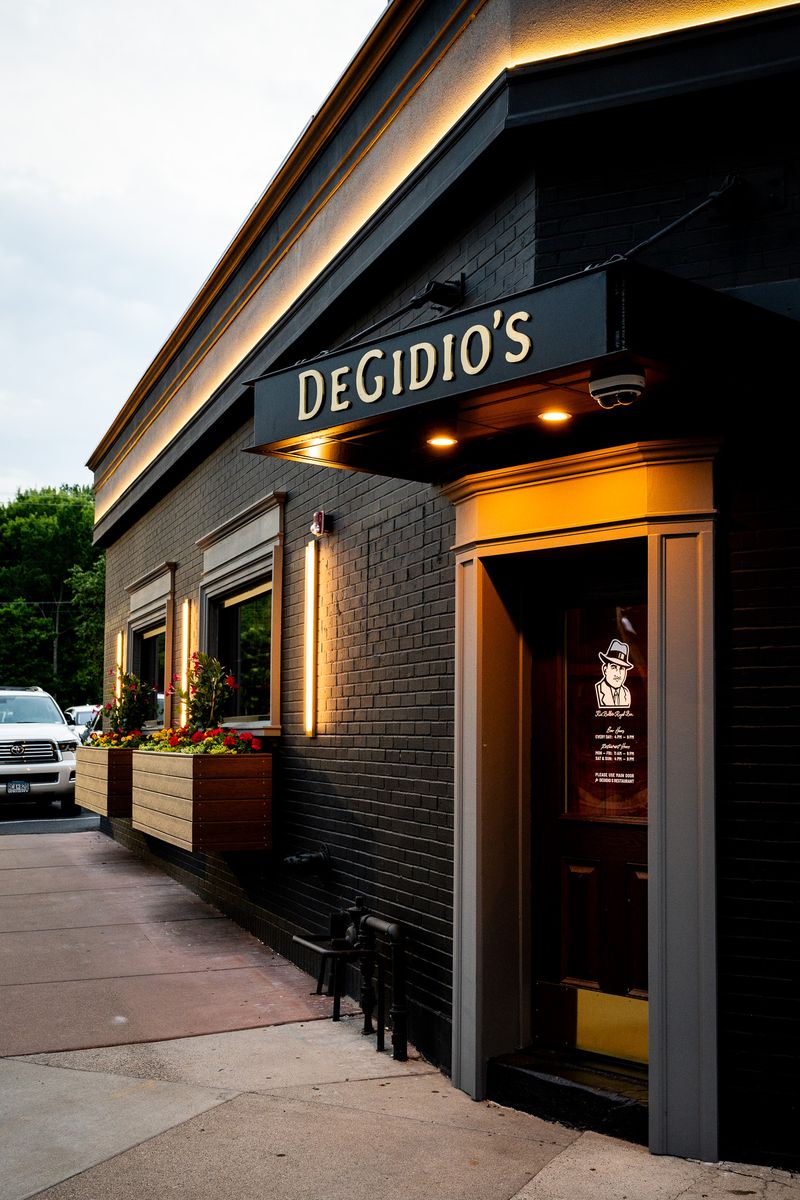 DeGidio's Restaurant & Bar