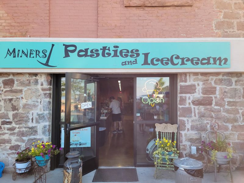 Miners Pasties & Ice Cream, Munising