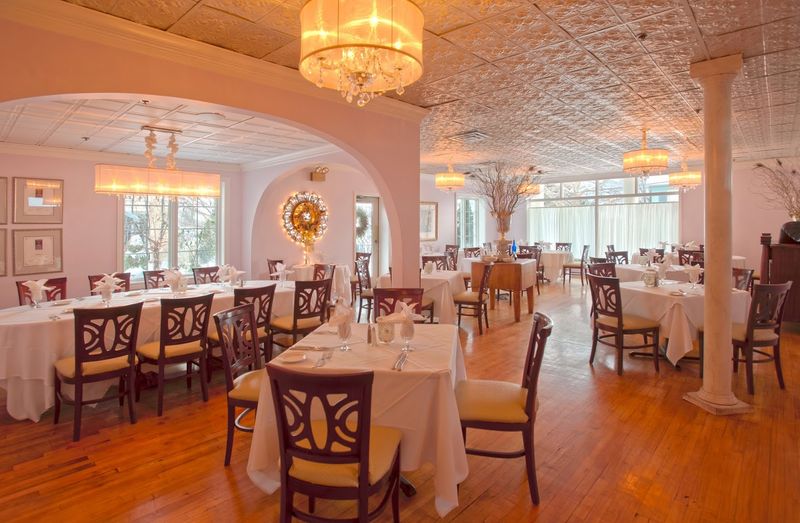Multi-Level Dining Rooms With Real Personality