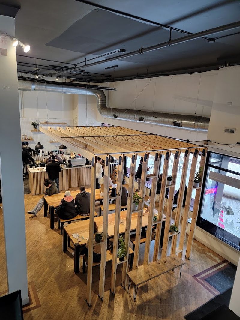 Multiple Restaurants Under One Roof: The Food Hall Concept Multiple Restaurants Under One Roof: The Food Hall Concept