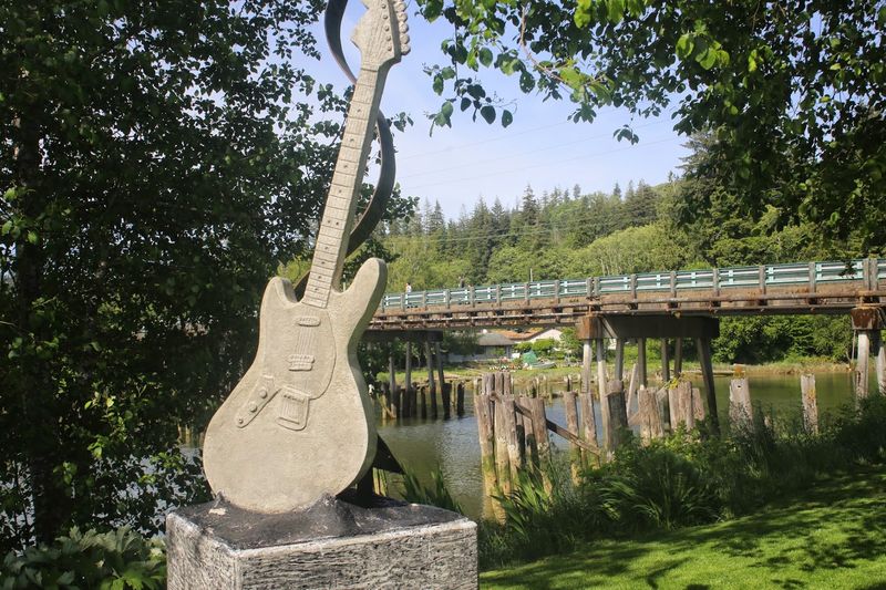 Music Fans Come Here To Pay Their Respects To Grunge