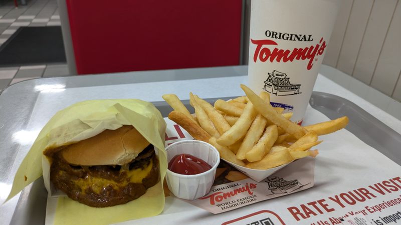 Tommy's Original World Famous Hamburgers – Los Angeles, CA
