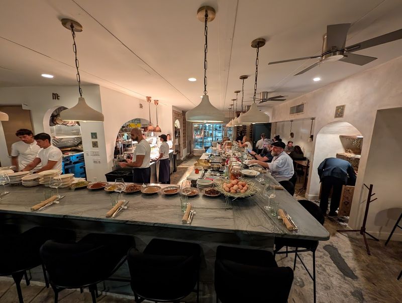 Mutra, Miami