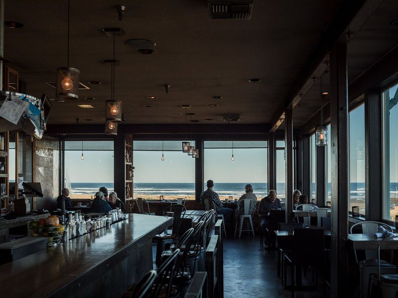 Castaways Seafood Grille (Long Beach)