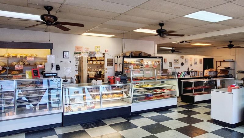 Nadine's Bakery