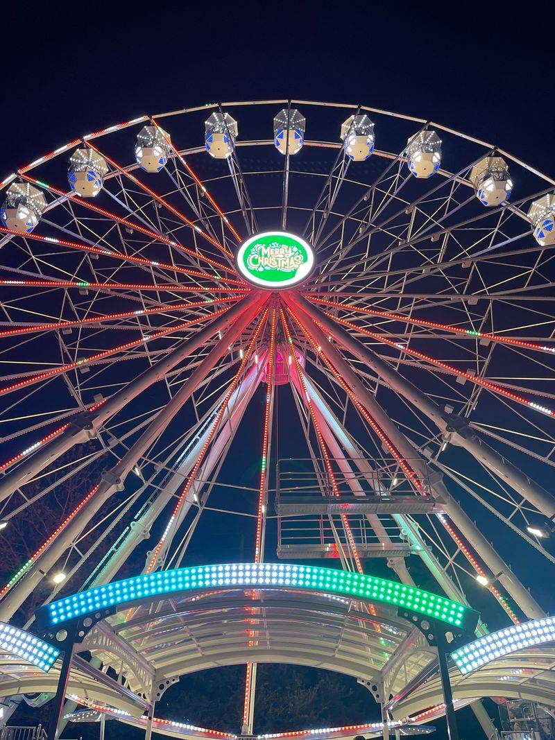 Largo – Holiday Lights & Carnival Rides in Largo Central Park