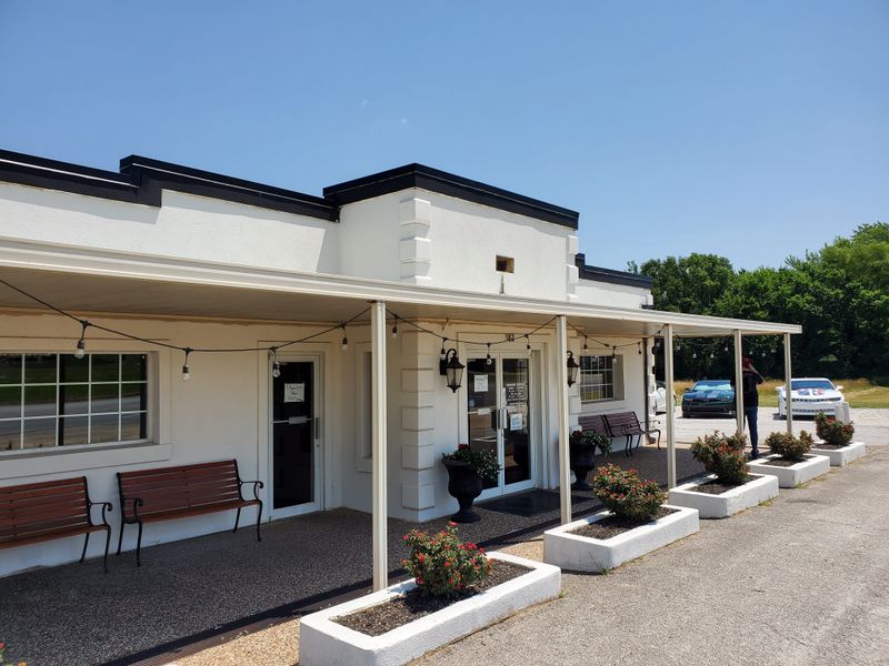 The Venesian Inn, Tontitown