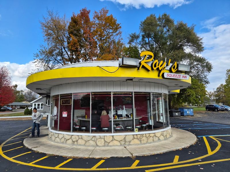 Roy’s Squeeze Inn