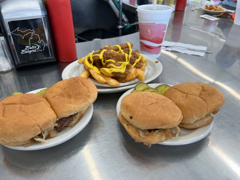Bates’ Burgers (Livonia)