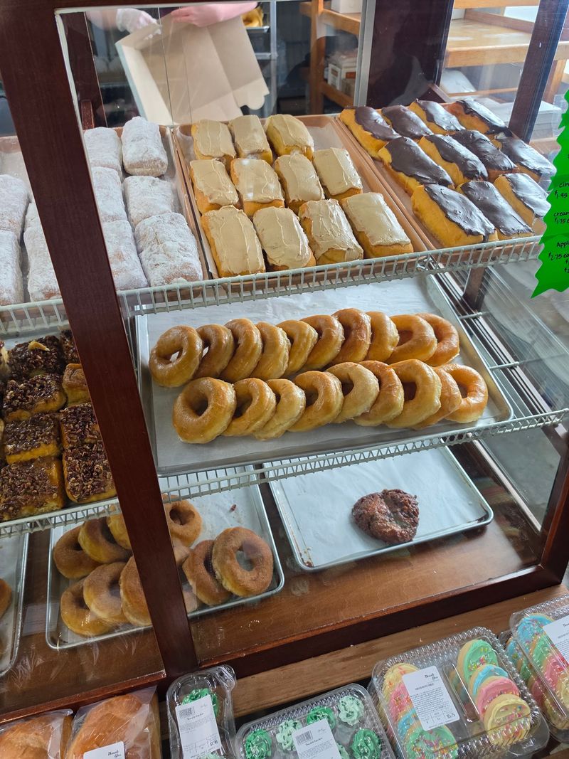 Nauvoo Family Market, Middlefield