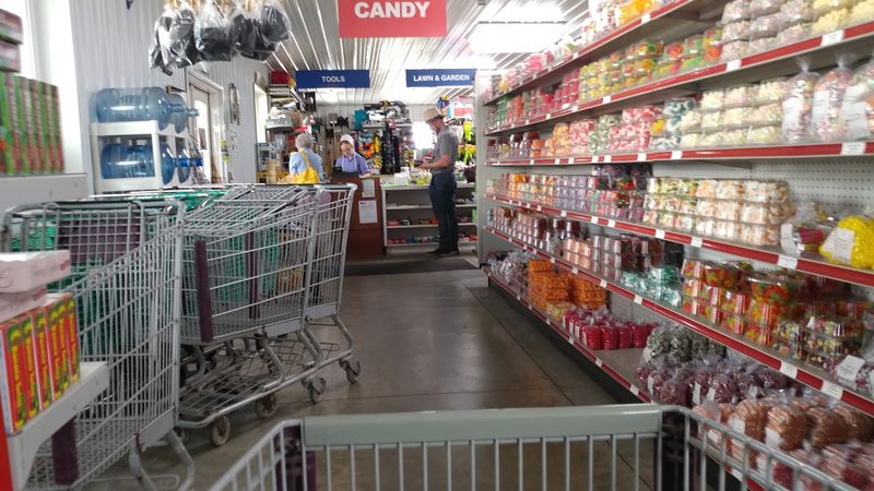 Nauvoo Family Market, Middlefield