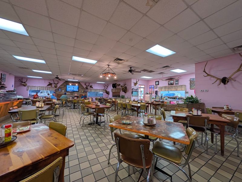 Neal's Cafe, Springdale