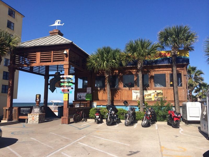 Nearby Restaurants And Shops Make It A Full Day Out