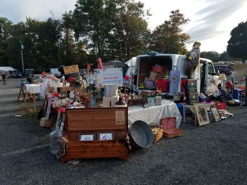 Nearly 300 Vendors Under One Big Open Sky Nearly 300 Vendors Under One Big Open Sky