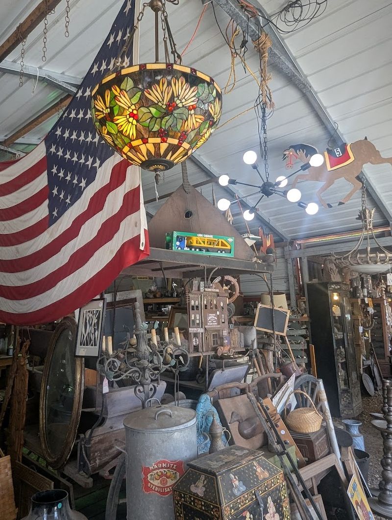 Clean Facilities Make All-Day Browsing Comfortable