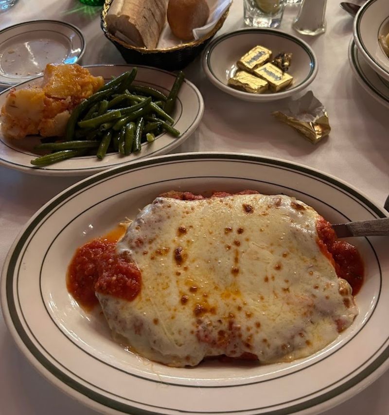 Bamonte’s Restaurant, Williamsburg