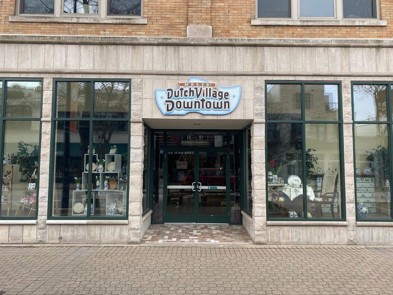 Dutch Village Downtown, Holland