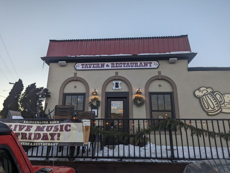 Bridgewater Bank Tavern – Saline