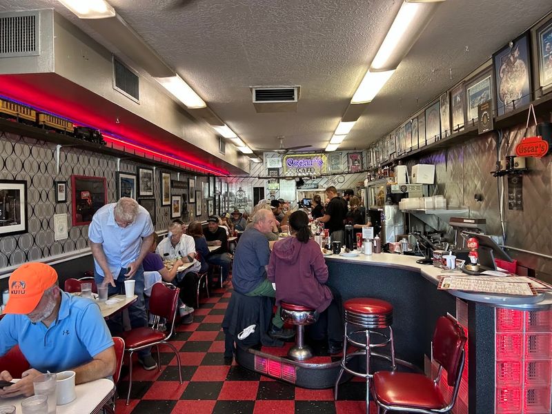 Oscar's Cafe