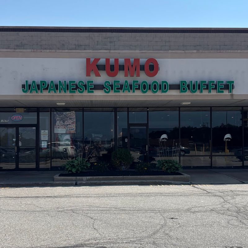 Kumo Japanese Seafood Buffet, Parma