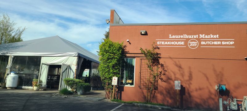 Laurelhurst Market