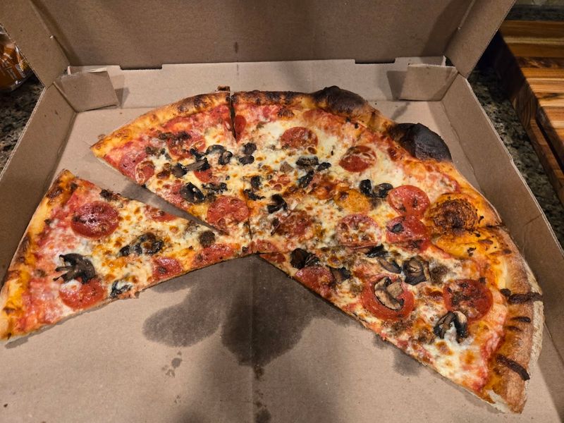 New York-Style Pizza That Actually Delivers On The Promise New York-Style Pizza That Actually Delivers On The Promise