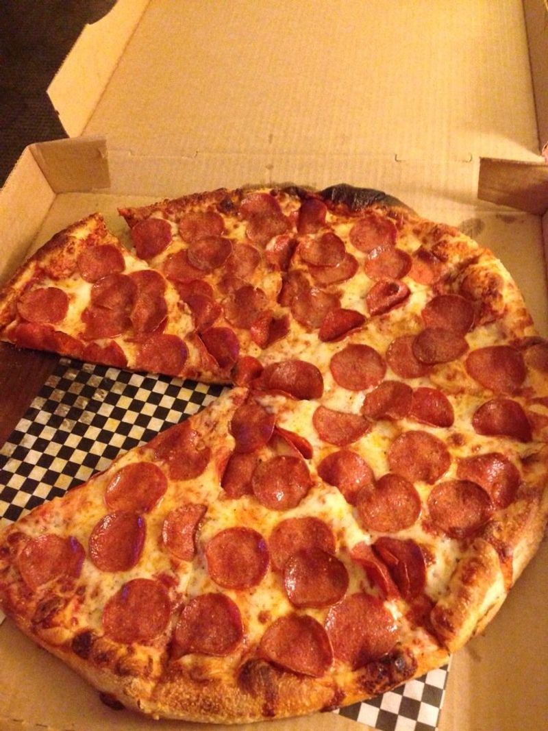 New York-Style Pizza That Holds Its Own